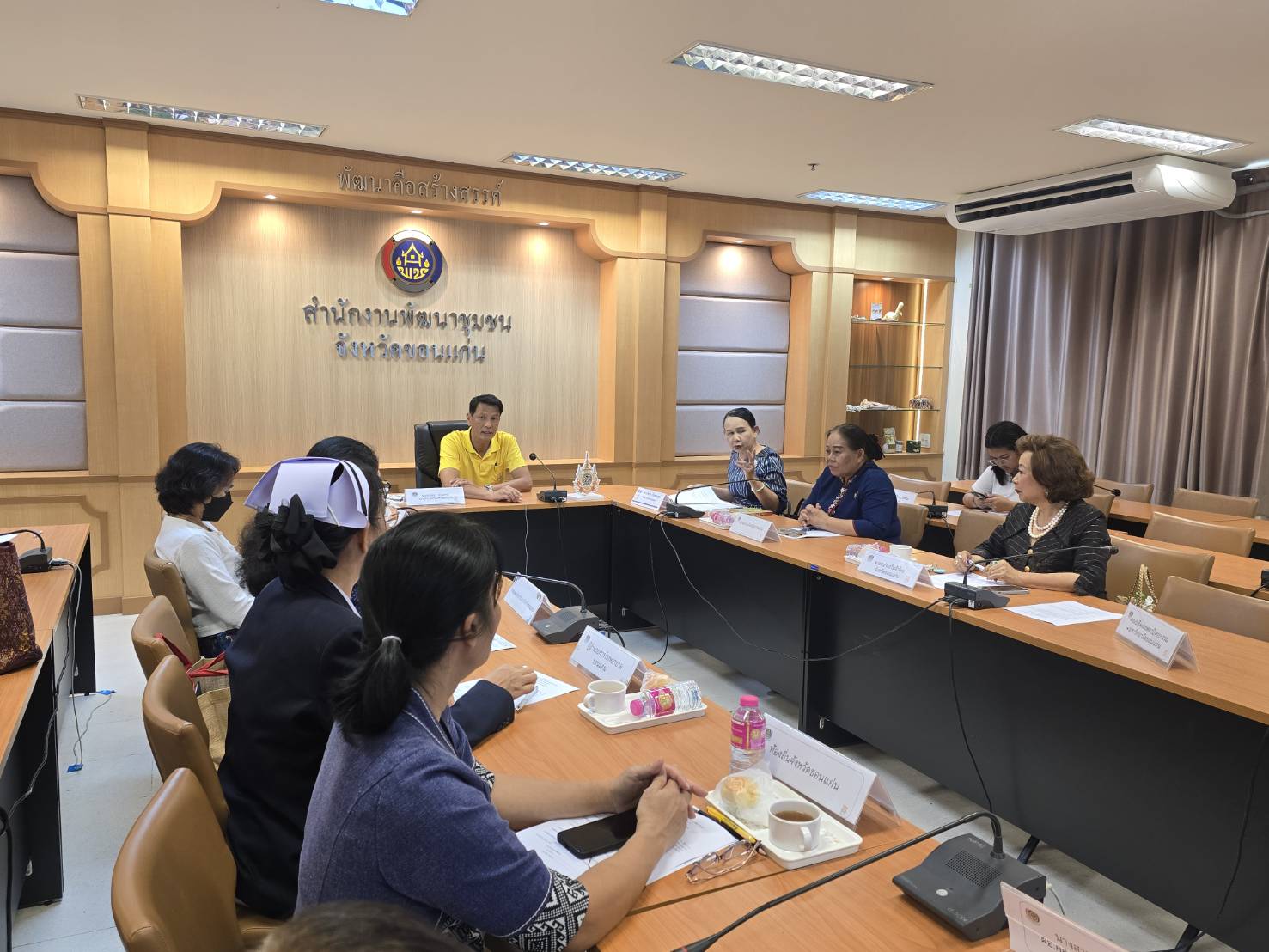 พช.ขอนแก่น : จัดประชุมเตรียมความพร้อมการจัดกิจกรรมเดินแบบผ้าไทยเพื่อการกุศล เพื่อนำรายได้มอบให้โรงพยาบาลขอนแก่น