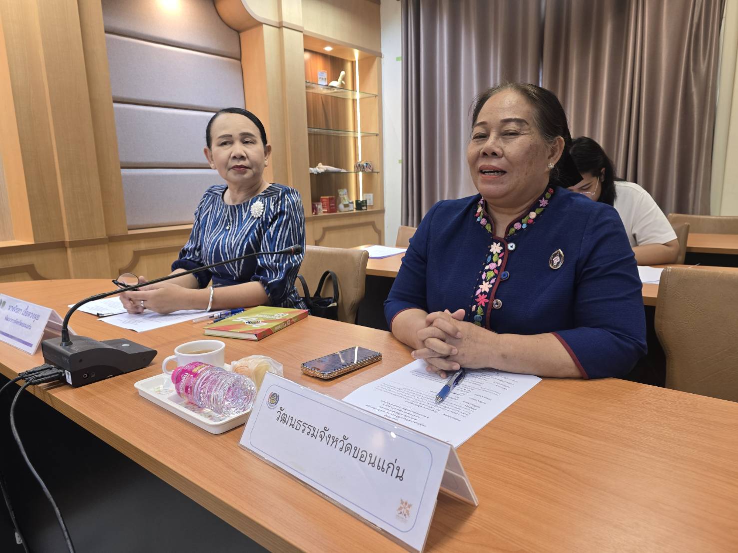 พช.ขอนแก่น : จัดประชุมเตรียมความพร้อมการจัดกิจกรรมเดินแบบผ้าไทยเพื่อการกุศล เพื่อนำรายได้มอบให้โรงพยาบาลขอนแก่น