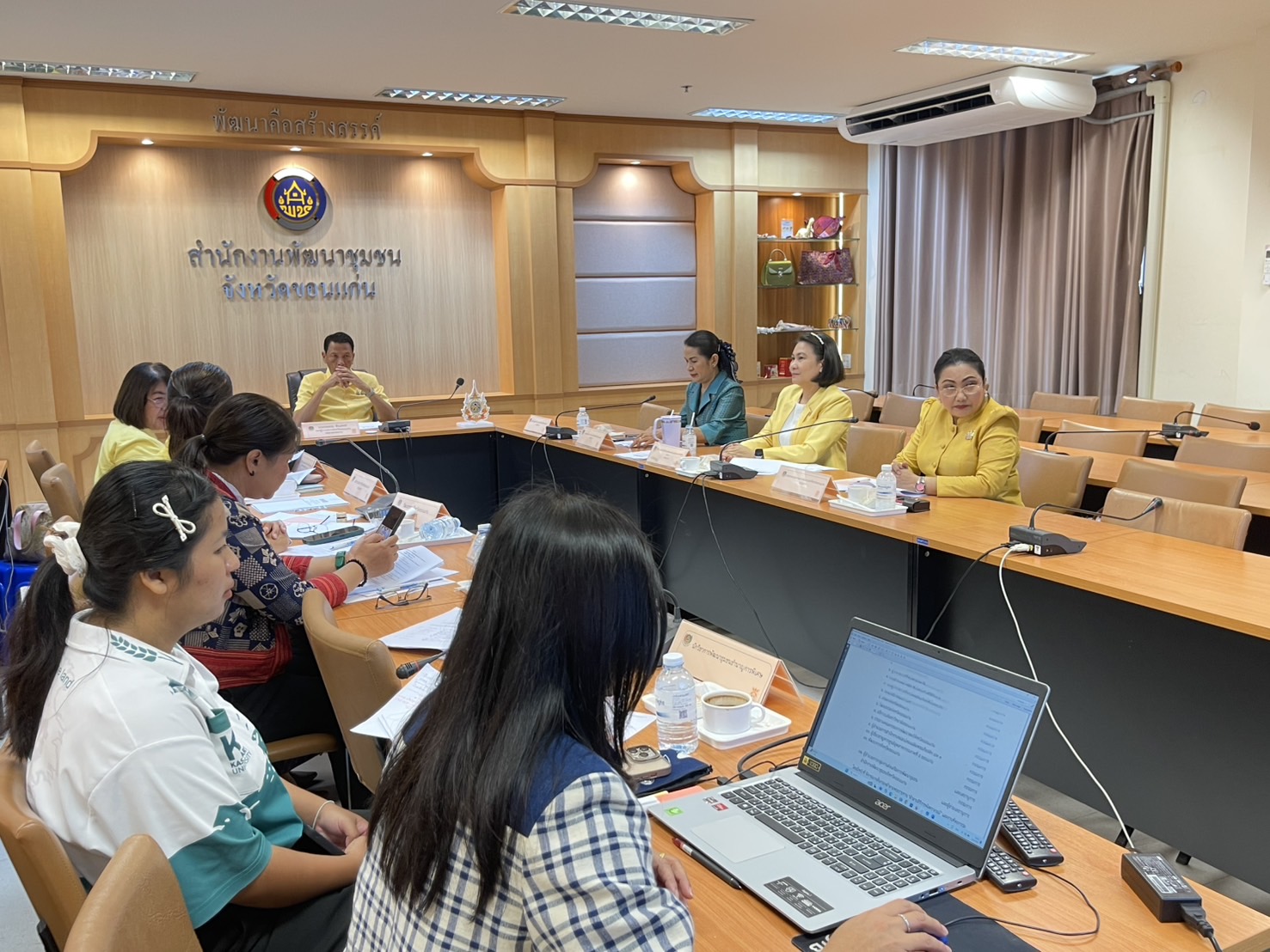 พช.ขอนแก่น : จัดประชุมคณะกรรมการพิจารณากลั่นกรองการประกวดผ้าลายพระราชทาน “ผ้าลายสิริราชพัสตราภรณ์” และงานหัตถกรรม ระดับจังหวัด ประจำปี 2568 ครั้งที่ 1/2568
