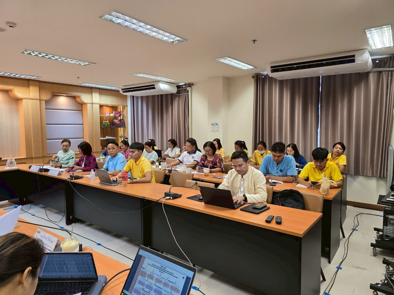 พช.ขอนแก่น : จัดประชุมคณะทำงานสนับสนุนการประกวดผ้าลายพระราชทาน “ผ้าลายสิริราชพัสตราภรณ์” และงานหัตถกรรม ระดับจังหวัด ประจำปี 2568 ครั้งที่ 1/2568