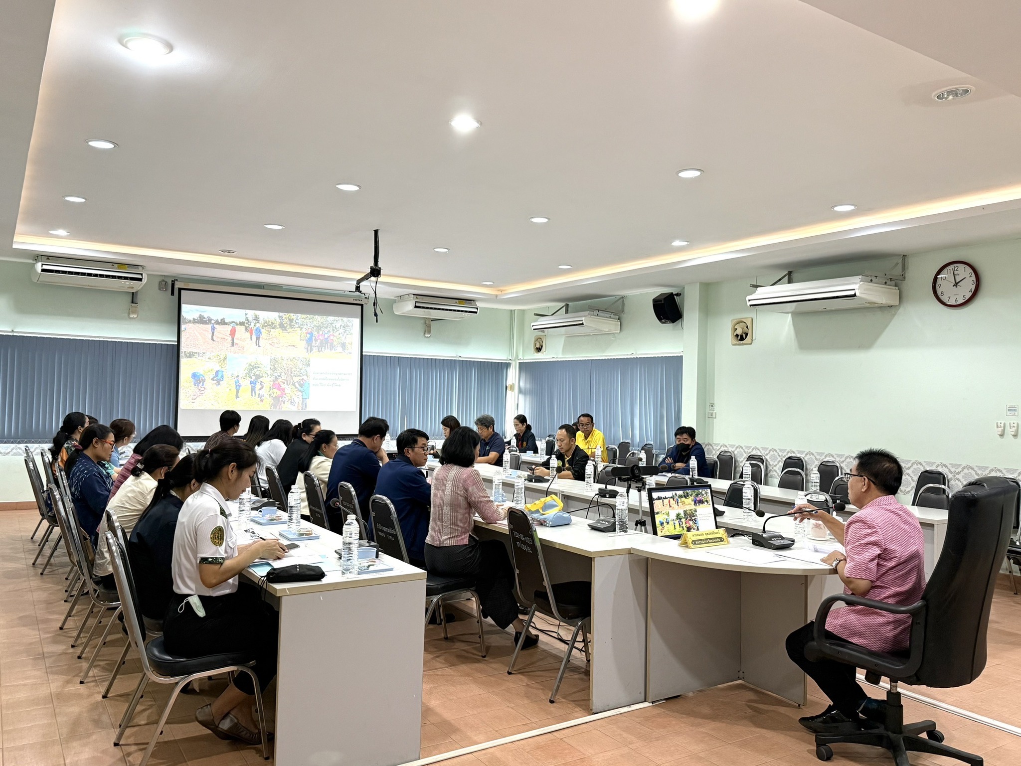พช.ขอนแก่น : เข้าร่วมประชุมคณะทำงานส่งเสริมพัฒนาอาชีพและการตลาดภายใต้คณะอนุกรรมการนโยบายที่ดิน จังหวัดขอนแก่น (คทช.จังหวัดขอนแก่น)