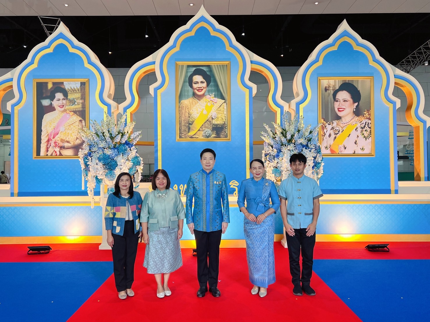 พช.ขอนแก่น : ร่วมเปิดงาน “OTOP ศิลปาชีพประทีปไทย OTOP หลอมดวงใจ ด้วยพระบารมี” ภายใต้แนวคิด จากสองมือคนไทย…สู่หัวใจคนทั้งโลก (From Hand To Heart)