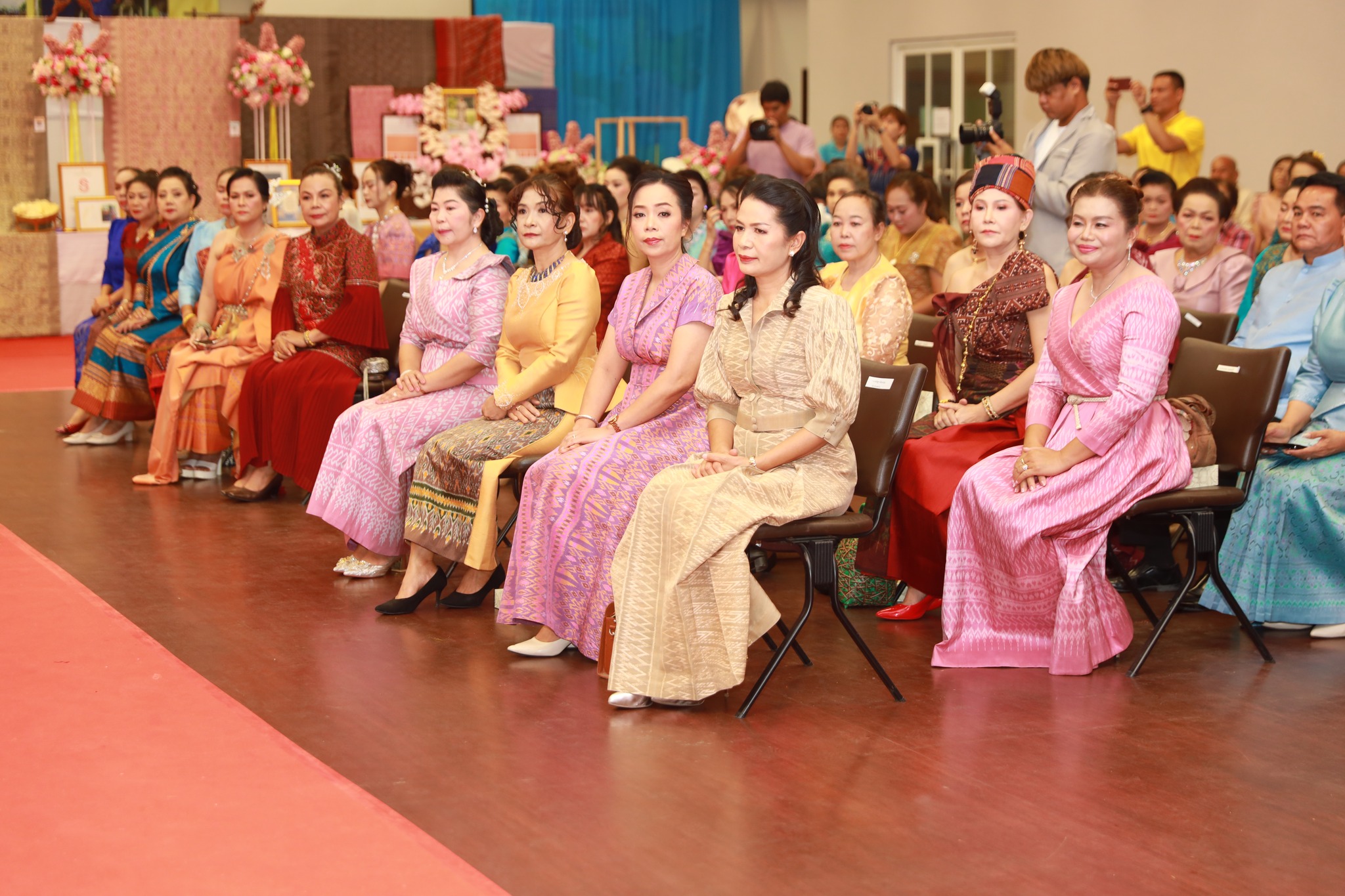 พช.ขอนแก่น : ประกวดผ้าลายพระราชทาน “ผ้าลายสิริราชพัสตราภรณ์” และงานหัตถกรรม ระดับจังหวัด ประจำปี 2568