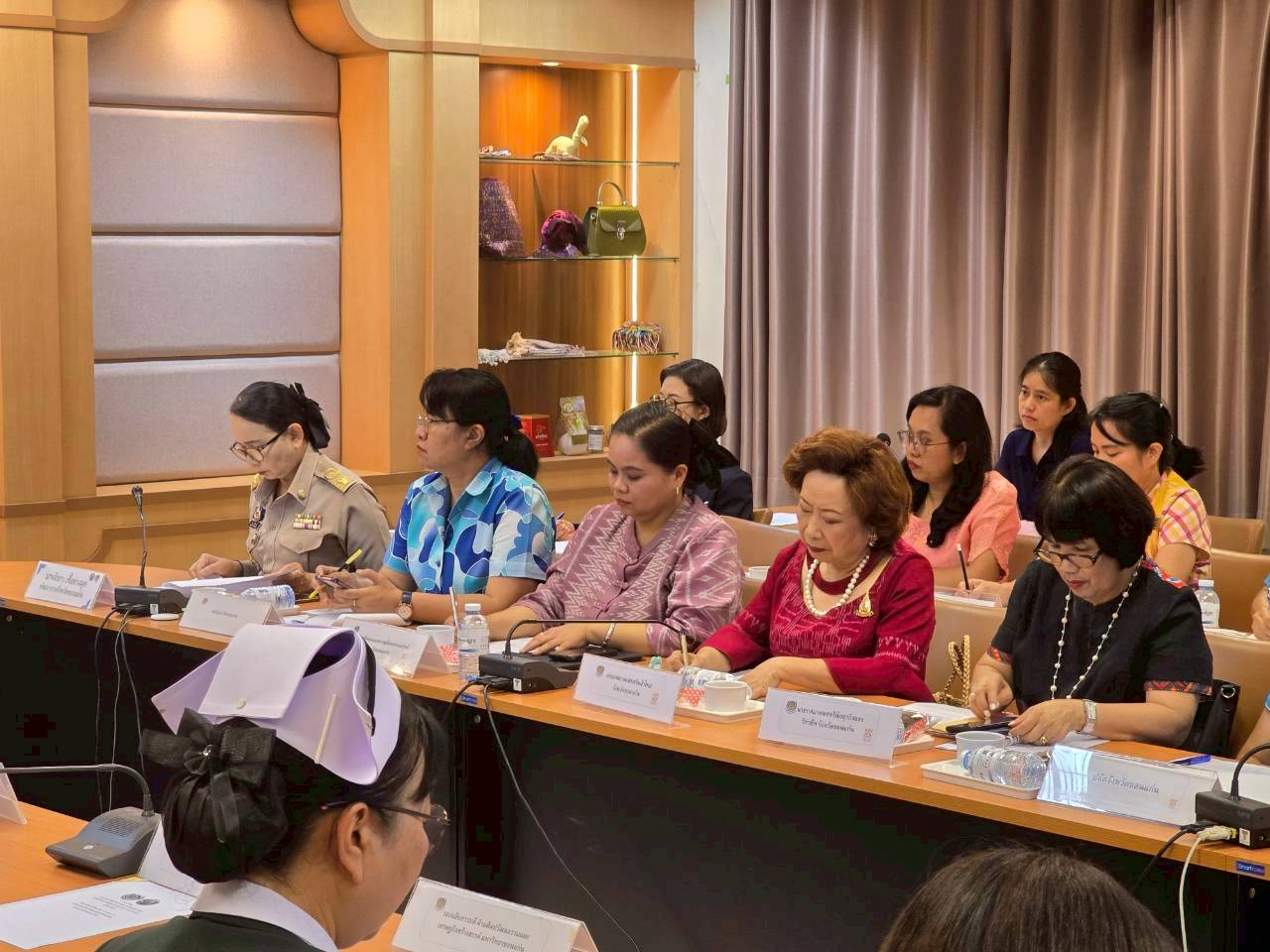 พช.ขอนแก่น : ประชุมคณะทำงานจัดกิจกรรมการเดินแบบผ้าไทยเพื่อการกุศล “ราตรีผ้าไทย สานใจสู่โรงพยาบาลขอนแก่น”ครั้งที่ 1/2568