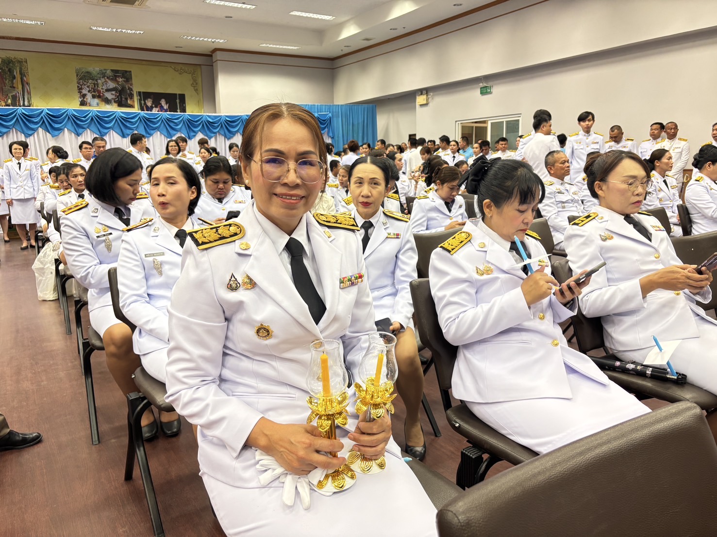 จังหวัดขอนแก่น : ประกอบพิธีถวายเครื่องราชสักการะและวางพานพุ่ม พิธีจุดเทียนถวายพระพรชัยมงคล สมเด็จพระนางเจ้าสิริกิติ์ พระบรมราชินีนาถ พระบรมราชชนนีพันปีหลวง เนื่องในโอกาสวันเฉลิมพระชนมพรรษา 12 สิงหาคม 2568