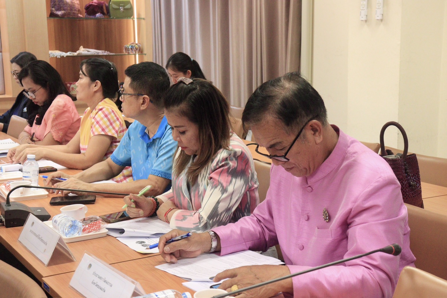 พช.ขอนแก่น : ประชุมคณะทำงานจัดกิจกรรมการเดินแบบผ้าไทยเพื่อการกุศล “ราตรีผ้าไทย สานใจสู่โรงพยาบาลขอนแก่น”ครั้งที่ 1/2568