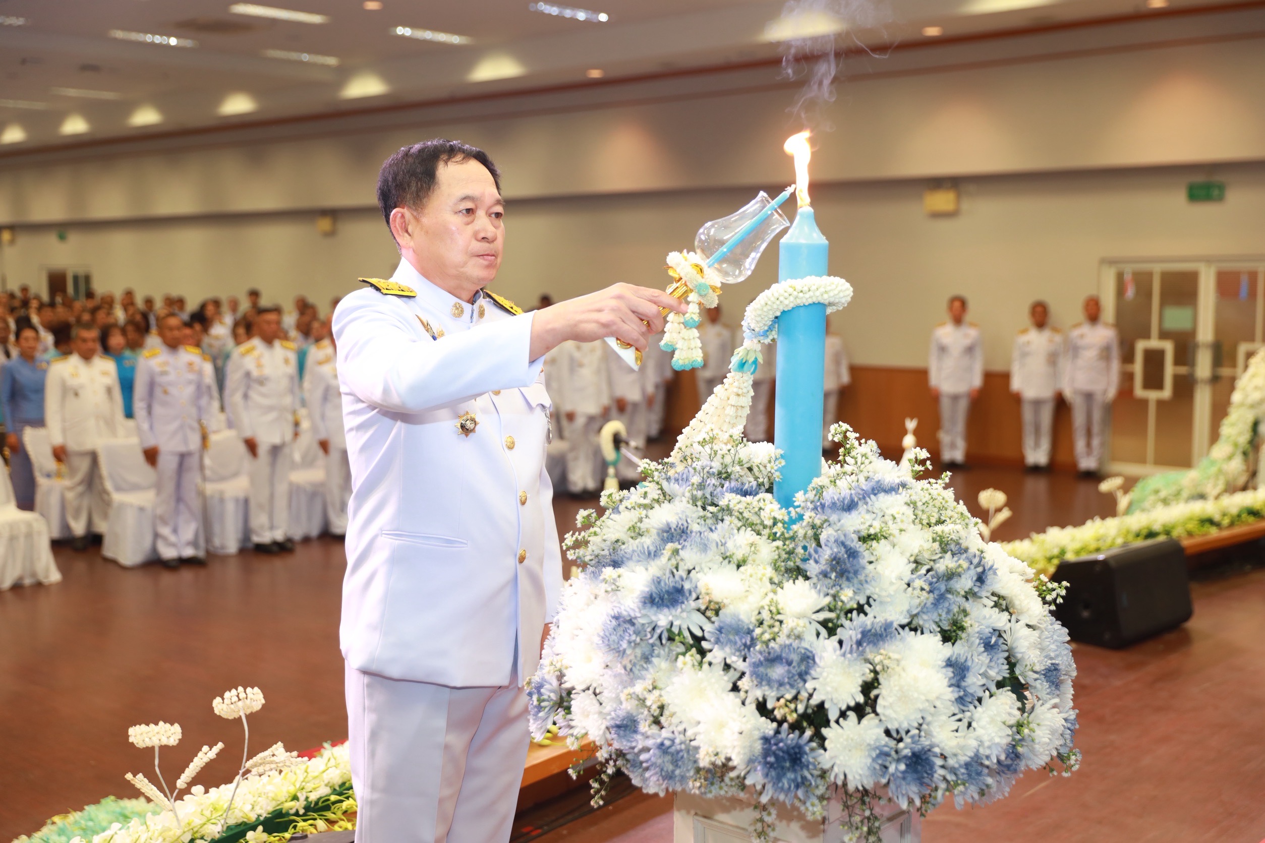 จังหวัดขอนแก่น : ประกอบพิธีถวายเครื่องราชสักการะและวางพานพุ่ม พิธีจุดเทียนถวายพระพรชัยมงคล สมเด็จพระนางเจ้าสิริกิติ์ พระบรมราชินีนาถ พระบรมราชชนนีพันปีหลวง เนื่องในโอกาสวันเฉลิมพระชนมพรรษา 12 สิงหาคม 2568