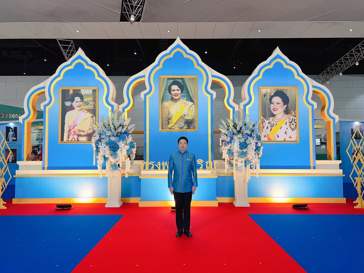 พช.ขอนแก่น : ร่วมเปิดงาน “OTOP ศิลปาชีพประทีปไทย OTOP หลอมดวงใจ ด้วยพระบารมี” ภายใต้แนวคิด จากสองมือคนไทย…สู่หัวใจคนทั้งโลก (From Hand To Heart)