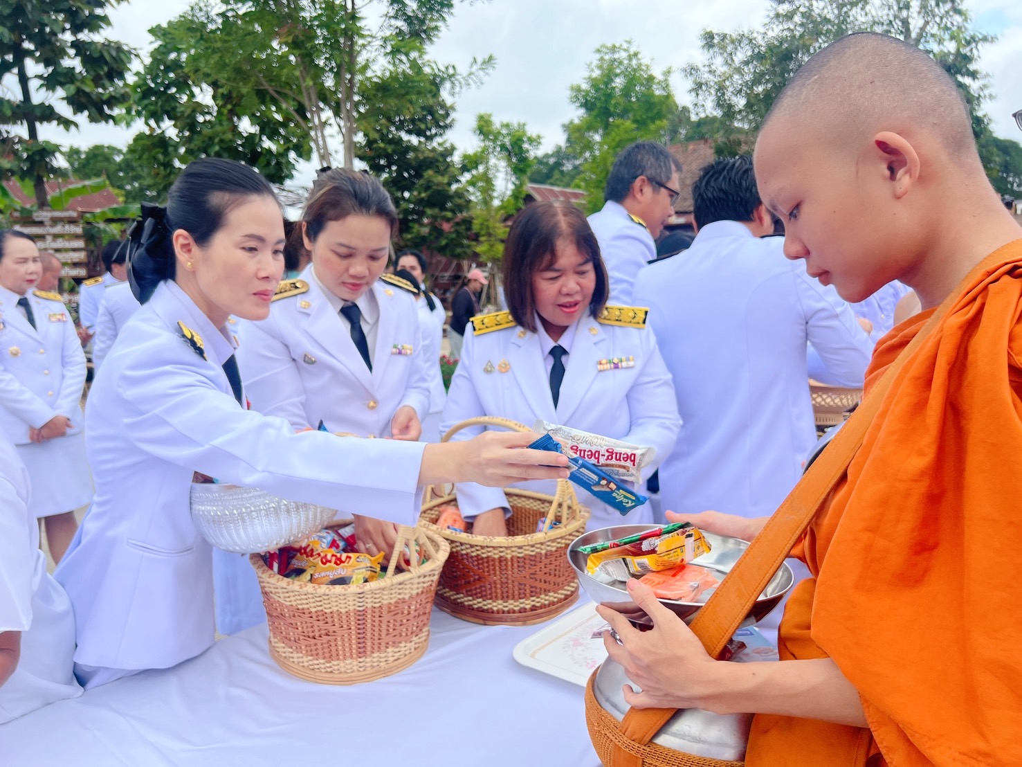 จังหวัดขอนแก่น : จัดพิธีเจริญพระพุทธมนต์และทำบุญตักบาตรถวายพระราชกุศล เนื่องในโอกาสวันเฉลิมพระชนมพรรษาสมเด็จพระนางเจ้าสิริกิติ์ พระบรมราชินีนาถ พระบรมราชชนนีพันปีหลวง 12 สิงหาคม 2568