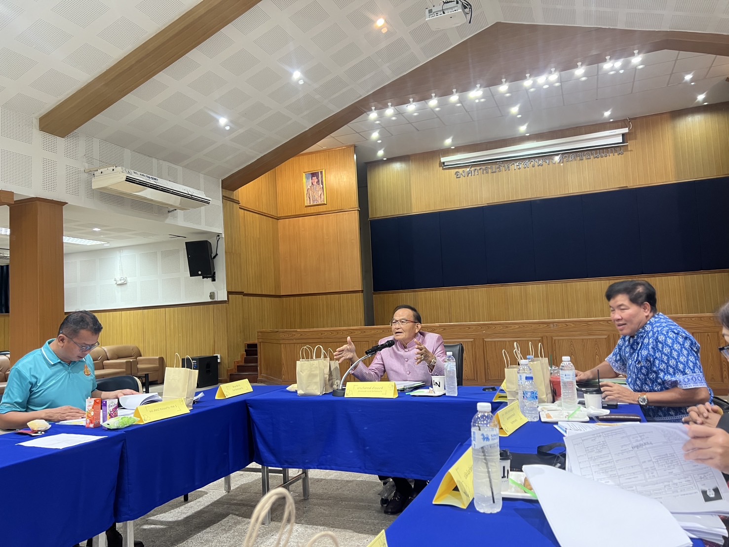 พช.ขอนแก่น : เข้าร่วมประชุมคณะกรรมการสอบคัดเลือกเพื่อแต่งตั้งพนักงานส่วนตำบลตำแหน่งประเภททั่วไป เป็นตำแหน่งประเภทวิชาการ ในตำแหน่ง นักพัฒนาชุมชนปฏิบัติการ